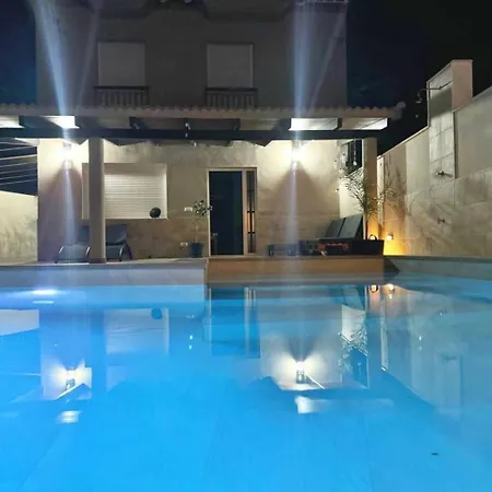 Carrillos Villa *